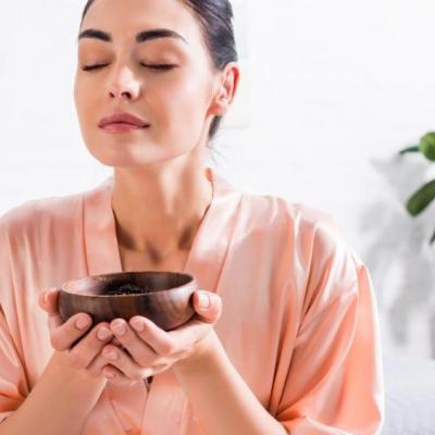 Aromaterapia e as emoções: como usar os óleos essenciais para equilibrar o corpo e a mente?